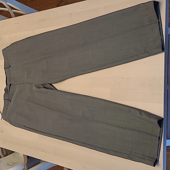 EUC Jos. A. Bank 100% Wool Signature Gold Traditional Fit Suit - Picture 11 of 17